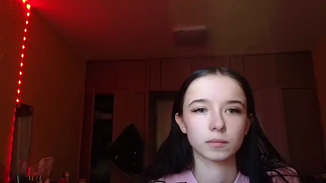 Snapshot of Emilia_Light chatting on 04-22-26, 06:38 Emilia Light online show from 04-22-26, 06:38