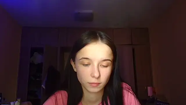Snapshot of Emilia_Light chatting on 06-06-26, 11:04 Emilia Light online show from 06-06-26, 11:04