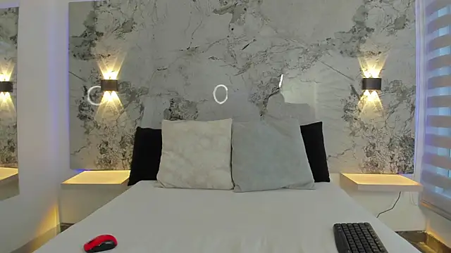 ZOE LE online show from 04-09-26, 11:48