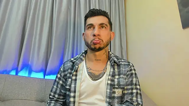 Taylor Lewiis online show from 10-16-25, 04:02
