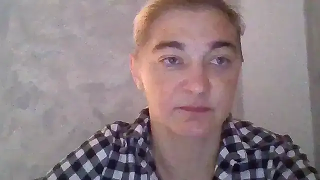 Snapshot of GoldenAngelMilf chatting on 10-20-25, 07:20 GoldenAngelMilf online show from 10-20-25, 07:20