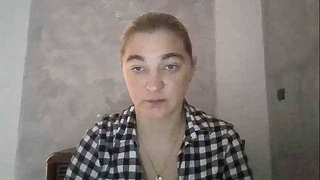 Snapshot of GoldenAngelMilf chatting on 10-24-25, 07:16 GoldenAngelMilf online show from 10-24-25, 07:16