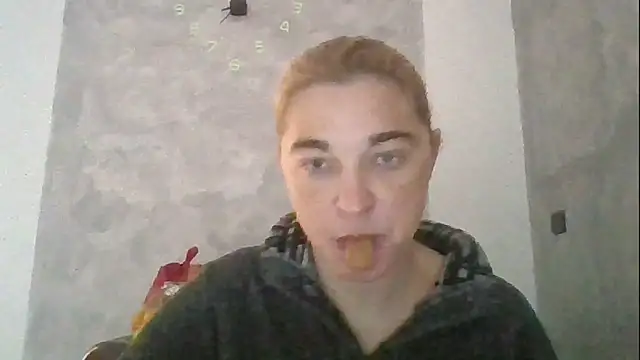 Snapshot of GoldenAngelMilf chatting on 12-20-25, 07:37 GoldenAngelMilf online show from 12-20-25, 07:37