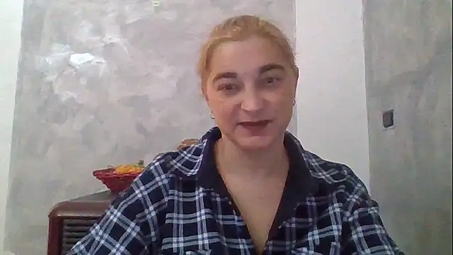 Snapshot of GoldenAngelMilf chatting on 01-07-26, 11:45 GoldenAngelMilf online show from 01-07-26, 11:45