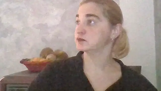Snapshot of GoldenAngelMilf chatting on 02-05-26, 12:32 GoldenAngelMilf online show from 02-05-26, 12:32