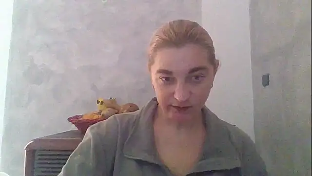 Snapshot of GoldenAngelMilf chatting on 03-11-26, 12:33 GoldenAngelMilf online show from 03-11-26, 12:33