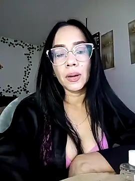 YaraDuartee online show from 10-21-25, 08:53