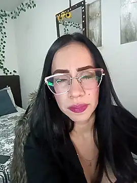 Snapshot of YaraDuartee chatting on 03-08-26, 01:47 YaraDuartee online show from 03-08-26, 01:47