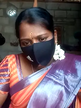 Snapshot of Tamil_Hot_Sandy chatting on 10-29-25, 05:31 Tamil Hot Sandy online show from 10-29-25, 05:31