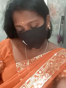 Snapshot of Tamil_Hot_Sandy chatting on 11-07-25, 06:13 Tamil Hot Sandy online show from 11-07-25, 06:13