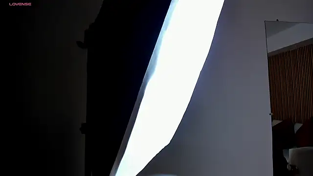 Caroline Millerr online show from 11-29-25, 11:35