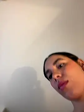 Capricho 01 online show from 10-18-25, 12:39