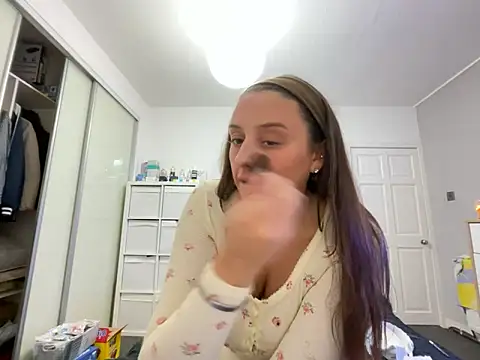 Playfulvixen25 online show from 03-21-26, 02:49