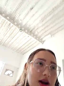 young dairy01 online show from 10-01-25, 12:22