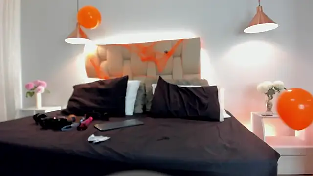 Angelina Roa online show from 11-04-25, 02:16