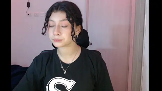 Ivonnybonn online show from 11-20-25, 07:08