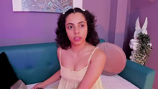 Snapshot of Alessiia__ chatting on 01-11-26, 03:11 Alessiia online show from 01-11-26, 03:11