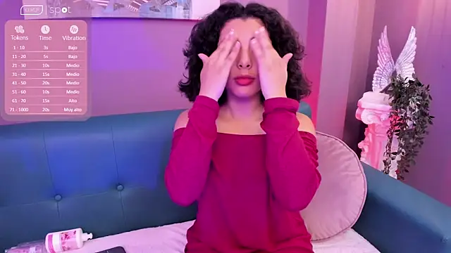 Snapshot of Alessiia__ chatting on 02-13-26, 03:02 Alessiia online show from 02-13-26, 03:02