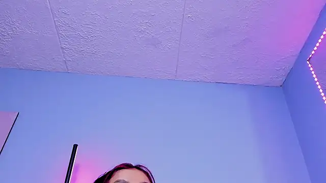 KathiaSaenz  online show from 11-21-25, 04:22