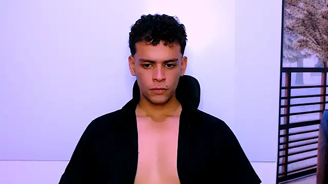Snapshot of DominicBlazze chatting on 10-07-25, 07:11 DominicBlazze online show from 10-07-25, 07:11