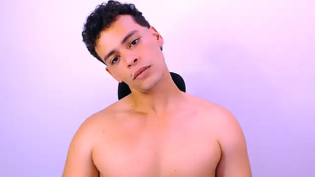 Snapshot of DominicBlazze chatting on 10-09-25, 07:34 DominicBlazze online show from 10-09-25, 07:34