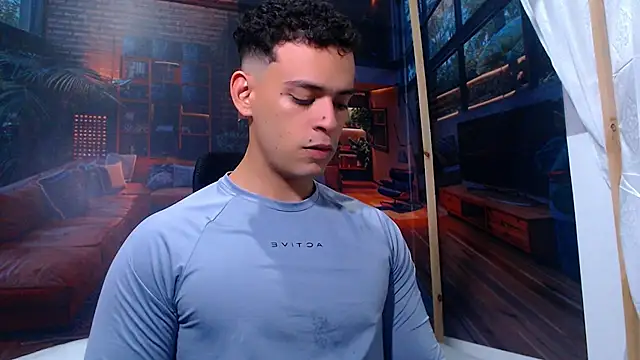 Snapshot of DominicBlazze chatting on 10-19-25, 07:14 DominicBlazze online show from 10-19-25, 07:14