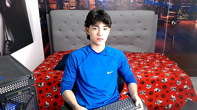 Snapshot of RomeoMillerr chatting on 07-18-26, 12:15 RomeoMillerr online show from 07-18-26, 12:15