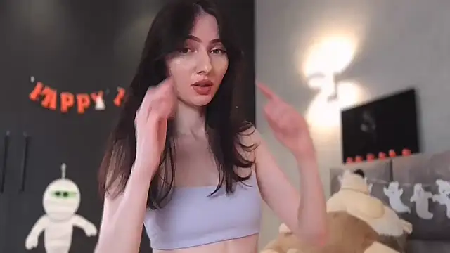 Snapshot of AnaMoonlight chatting on 10-28-25, 05:48 AnaMoonlight online show from 10-28-25, 05:48