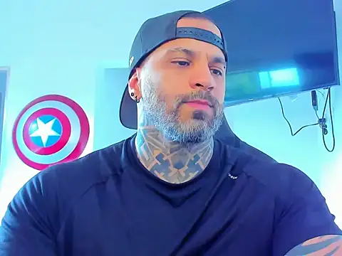 Snapshot of JoshRigby chatting on 11-17-25, 07:52 JoshRigby online show from 11-17-25, 07:52