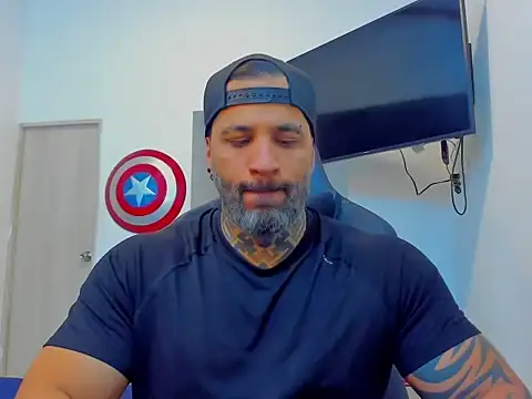 Snapshot of JoshRigby chatting on 11-25-25, 08:20 JoshRigby online show from 11-25-25, 08:20