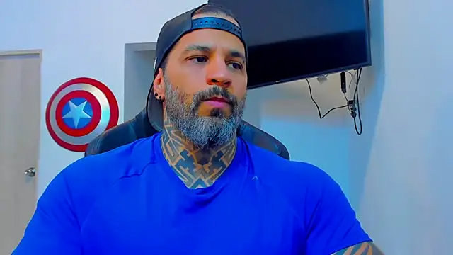 Snapshot of JoshRigby chatting on 12-17-25, 08:15 JoshRigby online show from 12-17-25, 08:15