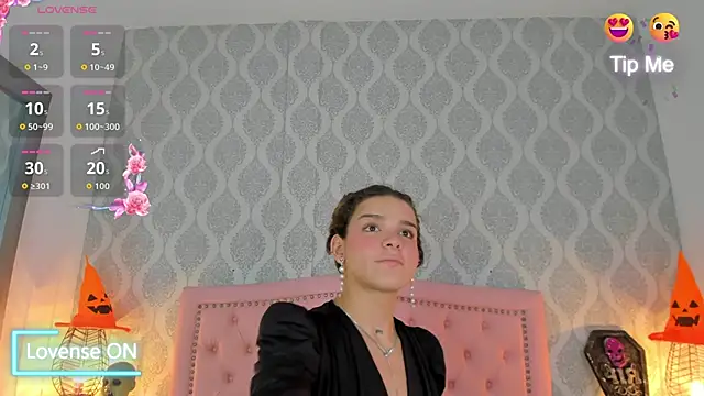 Snapshot of kendallspears_1 chatting on 10-31-25, 03:40 kendallspears 1 online show from 10-31-25, 03:40