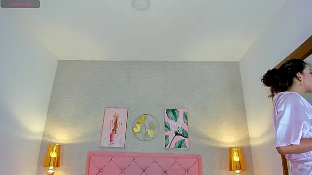 Snapshot of kendallspears_1 chatting on 12-01-25, 03:55 kendallspears 1 online show from 12-01-25, 03:55