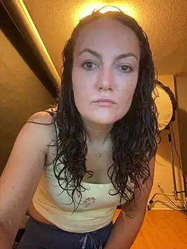 sexybriiiixoxo online show from 05-12-26, 01:47