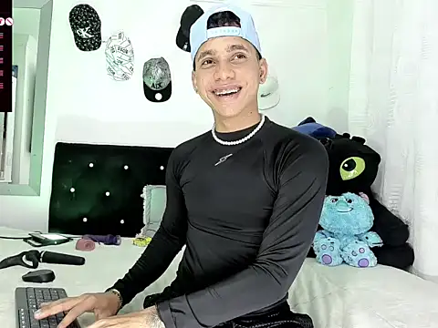 Snapshot of JackRoberth chatting on 09-27-25, 01:32 JackRoberth online show from 09-27-25, 01:32