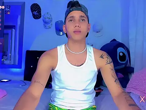 Snapshot of JackRoberth chatting on 09-28-25, 04:01 JackRoberth online show from 09-28-25, 04:01