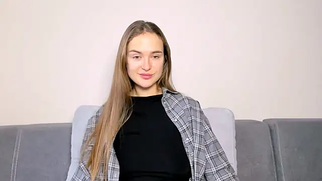 Snapshot of LilMary_ chatting on 12-18-25, 07:14 LilMary online show from 12-18-25, 07:14