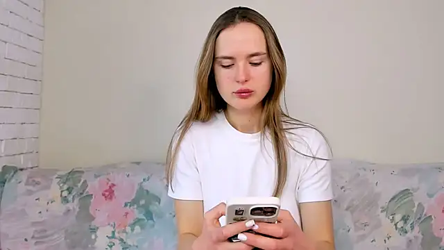 Snapshot of LilMary_ chatting on 02-04-26, 07:47 LilMary online show from 02-04-26, 07:47