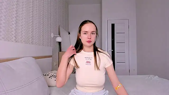 Snapshot of LilMary_ chatting on 02-09-26, 08:18 LilMary online show from 02-09-26, 08:18