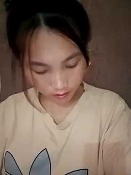 Snapshot of min-xinh chatting on 10-02-25, 05:47 min-xinh online show from 10-02-25, 05:47