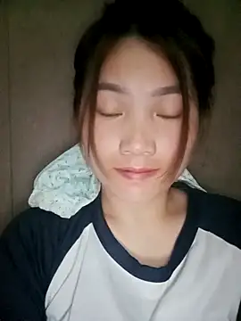 Snapshot of min-xinh chatting on 10-04-25, 05:11 min-xinh online show from 10-04-25, 05:11