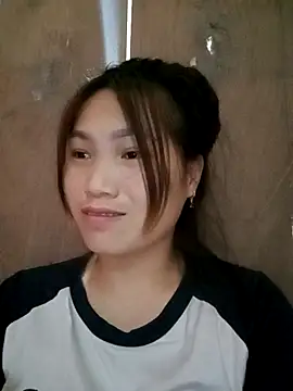 Snapshot of min-xinh chatting on 10-10-25, 04:11 min-xinh online show from 10-10-25, 04:11