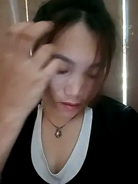 Snapshot of min-xinh chatting on 10-18-25, 06:26 min-xinh online show from 10-18-25, 06:26