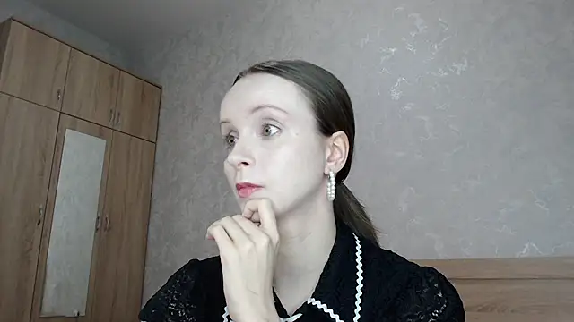 Snapshot of Yourplayfulspark chatting on 11-19-25, 06:08 Yourplayfulspark online show from 11-19-25, 06:08