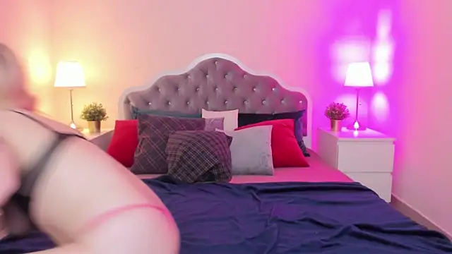 Snapshot of CamillaDreamer chatting on 11-07-25, 06:19 CamillaDreamer online show from 11-07-25, 06:19