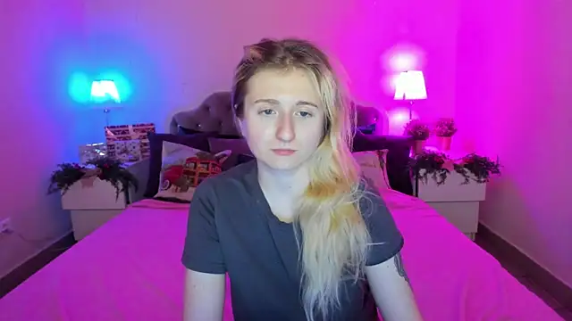 Snapshot of CamillaDreamer chatting on 01-05-26, 05:38 CamillaDreamer online show from 01-05-26, 05:38