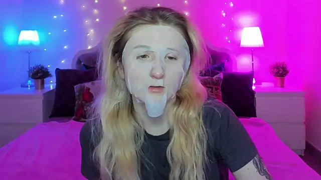 Snapshot of CamillaDreamer chatting on 01-08-26, 04:42 CamillaDreamer online show from 01-08-26, 04:42