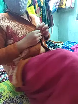 Snapshot of Desi_Lilly01 chatting on 11-25-25, 06:35 Desi Lilly01 online show from 11-25-25, 06:35