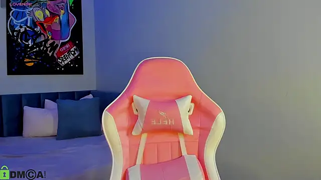 KarinaBroks online show from 11-27-25, 11:45