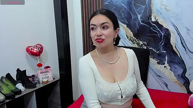 angelinee39 online show from 11-18-25, 09:36